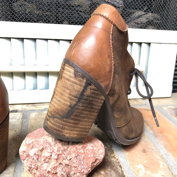 TOMMY HILFIGER Leather tie square block heel upper bootie boots Sz 8 - Picture 4 of 12